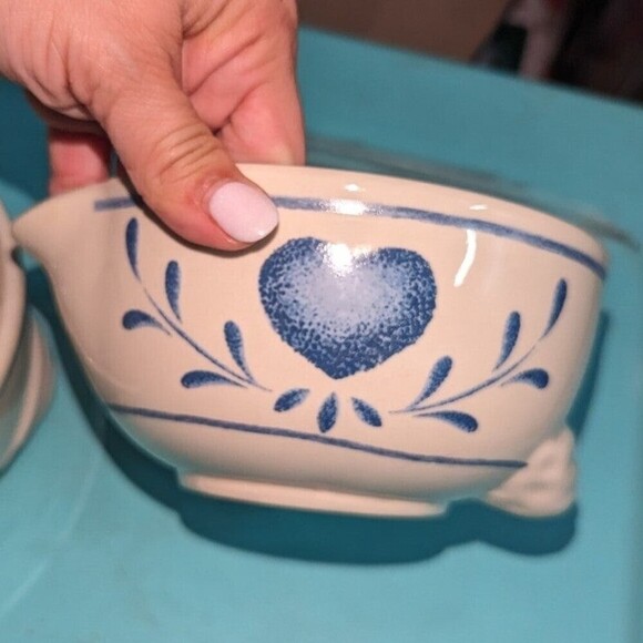 Vintage Set of 3 Nestling Batter Bows Stone Wear Blue Hearts - Picture 5 of 9
